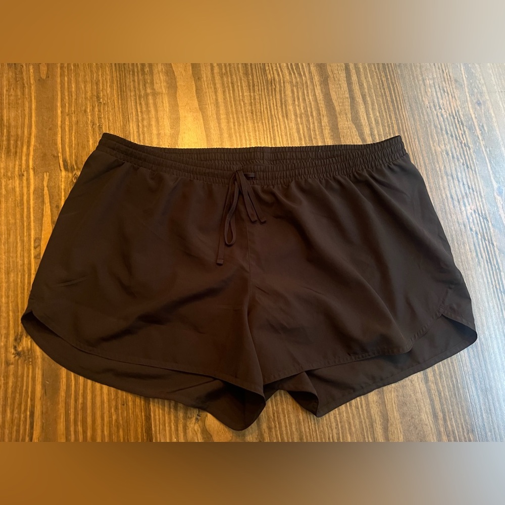 Old Navy mid rise black running shorts - XL